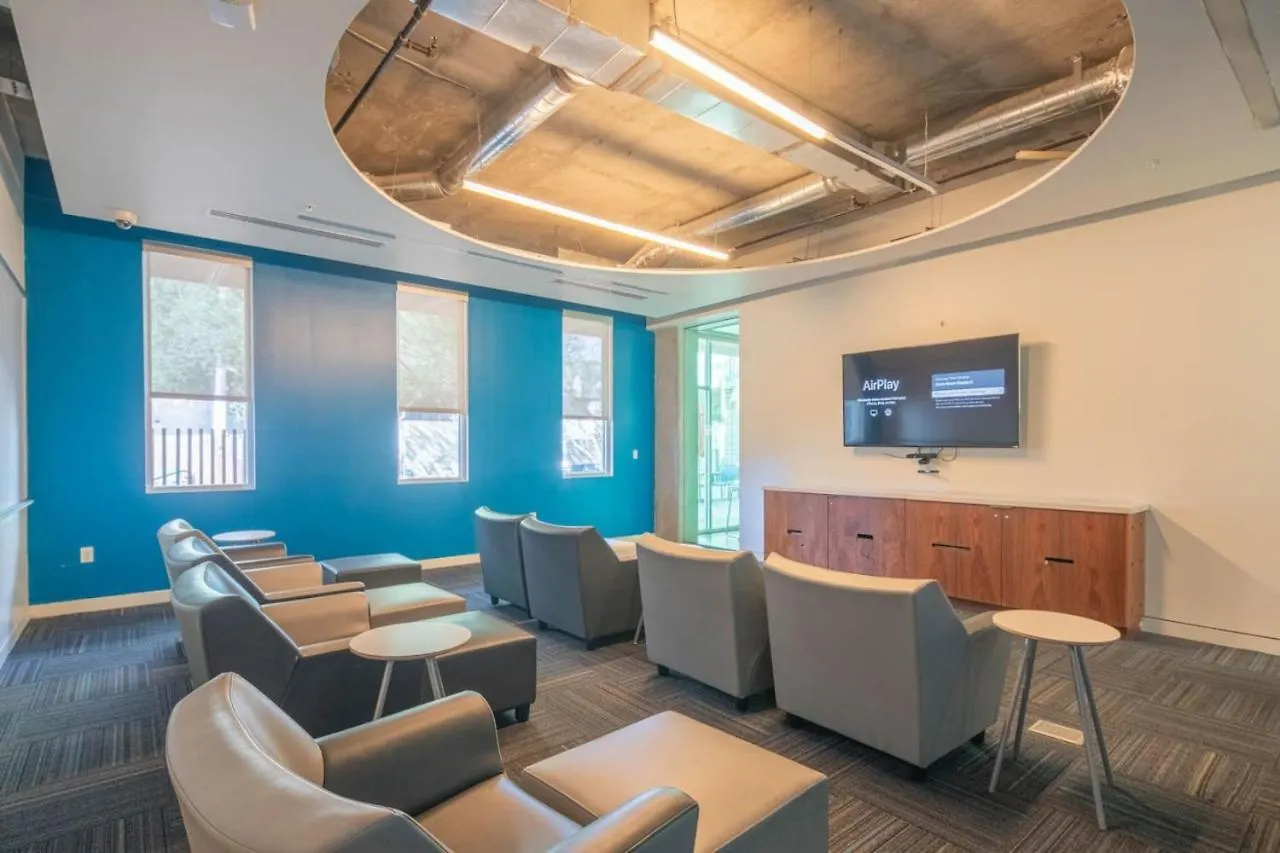 Lovely 1Bd - Central Downtown - Gym, Pool, Parking Phoenix