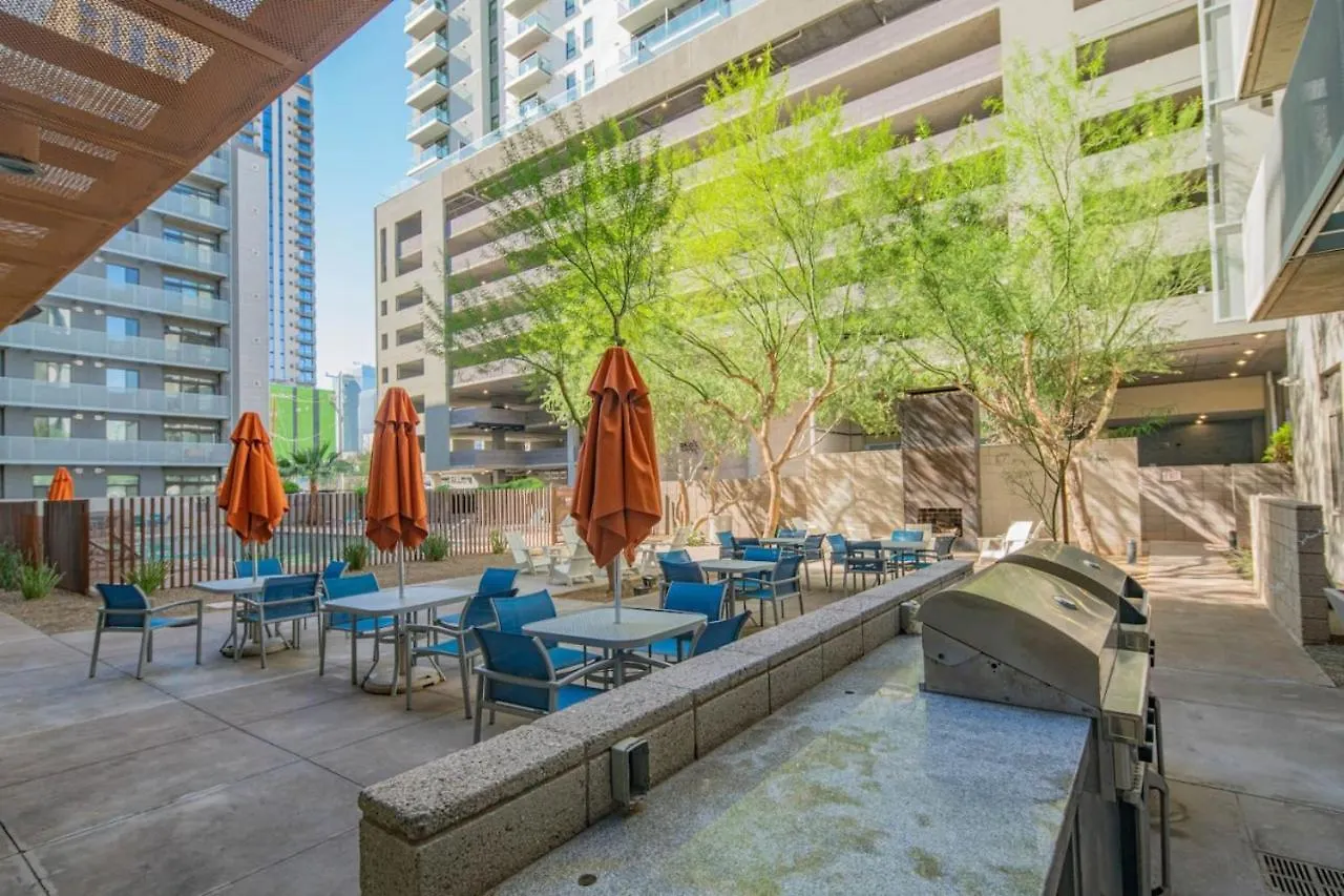 Lovely 1Bd - Central Downtown - Gym, Pool, Parking Phoenix 0*,  USA